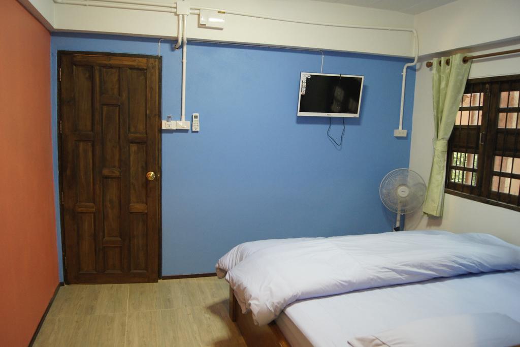 The Corner Inn Чиангмай Экстерьер фото
