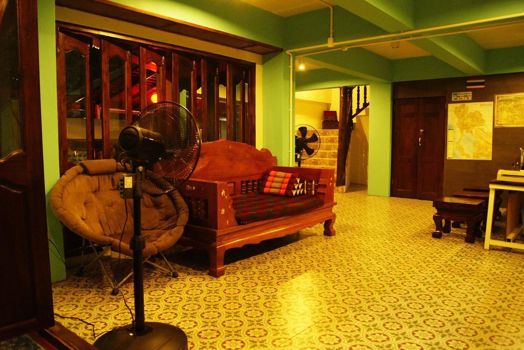 The Corner Inn Чиангмай Экстерьер фото