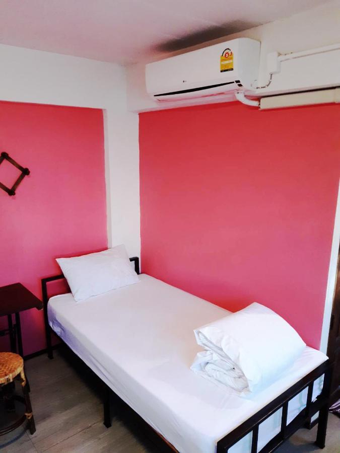 The Corner Inn Чиангмай Экстерьер фото